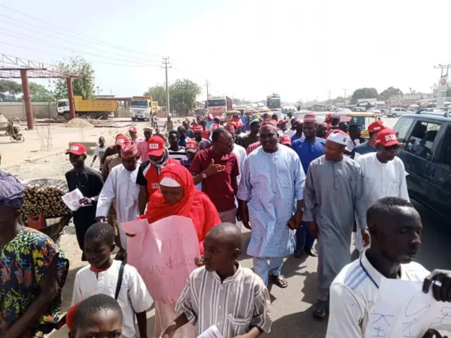 'Yan kwankwasiyya da ke zanga-zanga 