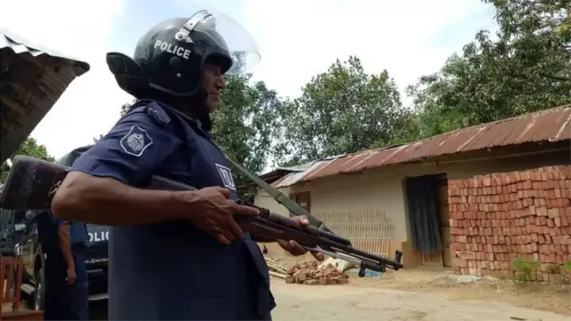 সন্দেহভাজন সন্ত্রাসীদের বিরুদ্ধে অভিযান চালাচ্ছে বাংলাদেশের পুলিশ (ফাইল চিত্র)