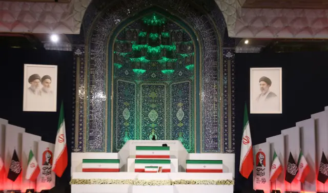 نعش المرشد الأعلى الإيراني الراحل آية الله علي خامنئي خلال مراسم الوداع.