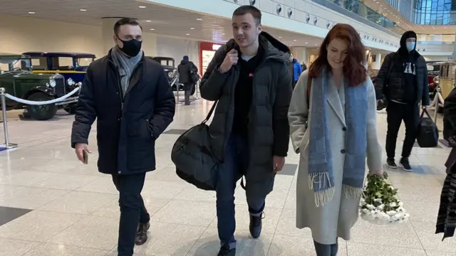 Руслан Шаведдинов прилетел в Москву с 10 кило писем в сумке