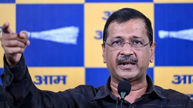 'सवाल अरविंद केजरीवाल पर भी उठेंगे कि आख़िर लोग उन्हें छोड़कर क्यों जा रहे हैं. केजरीवाल ने ही इन लोगों को पार्टी में ख़ास जगह दी थी'