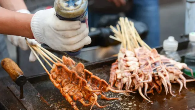 புதிரான சீன வைரஸ்: நாம் எந்த அளவுக்கு கவலைப்பட வேண்டும்?