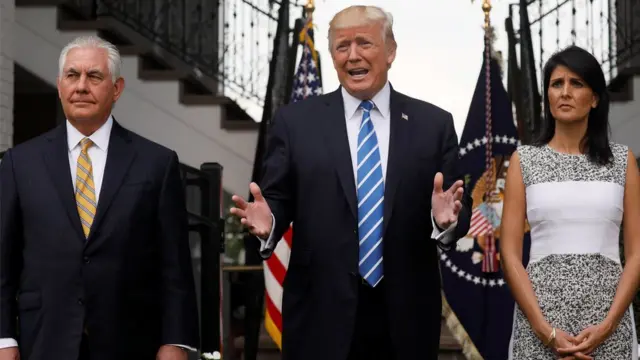 Donald Trump, junto al secretario de Estado, Rex Tillerson, y la embajadora ante Naciones Unidas, Nikki Haley.