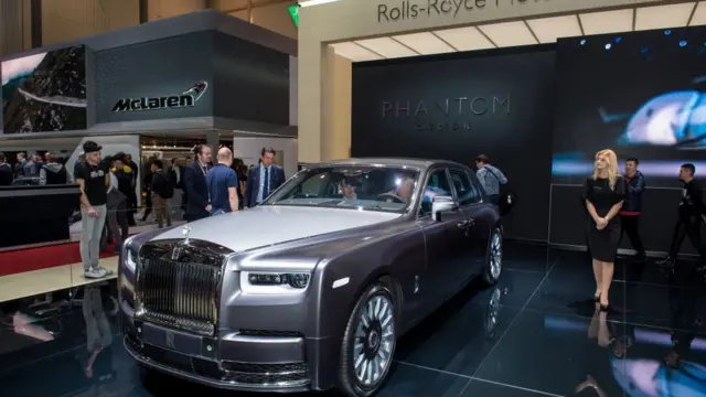 خریداران رولزرویس فانتوم میتوانند داشبورد ماشین را با آثار هنری تزیین کنند