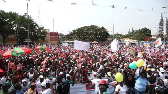 Ils exigeaient des élections transparentes et davantage d'emplois pour les jeunes.