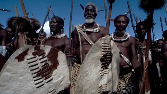 Emabutfo, shubbisa Swazi kabaja mootichaaf yeroo sirna Incwalatti taasifamu