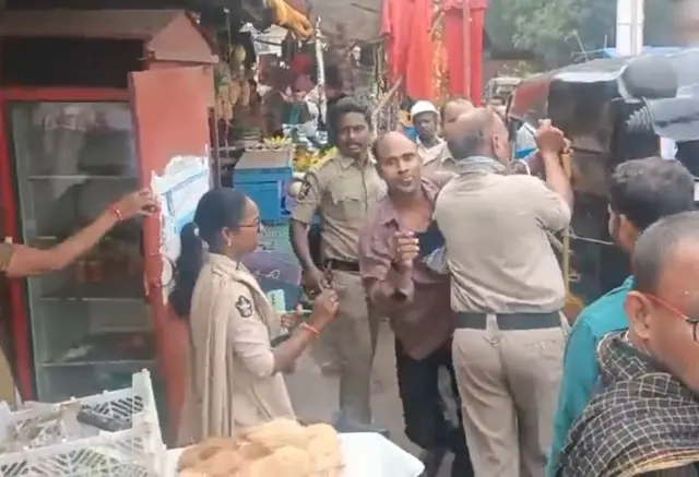 పోలీసుల దాడి