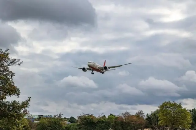 गेल्या काही वर्षांमध्ये बोइंग 737 सारख्या विमानांमध्ये तांत्रिक अडचणींमुळे अपघात झाले आहेत.