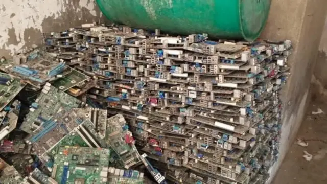 કરાચી, કચરો, સોનું, પાકિસ્તાન, બીબીસી ગુજરાતી 