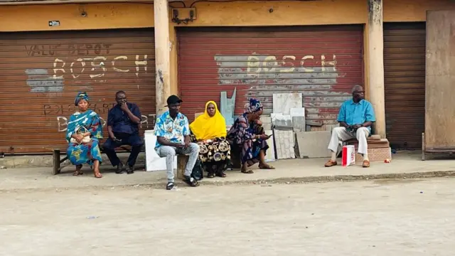 Ndị bi n'Ibadan Oyo Steeti na-eche ndị Inec ebe 8.20am