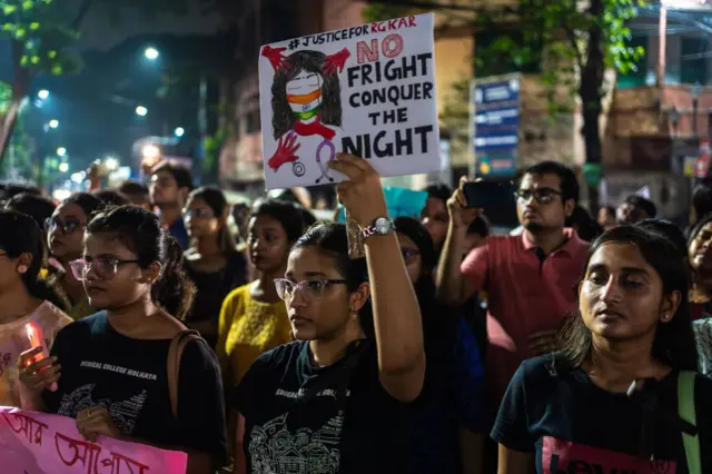 আরজি কর হাসপাতালের ঘটনায় সরকারের উপর চাপ বাড়ছিল। 