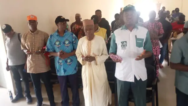 Aworan ẹgbẹ oṣiṣẹ NLC