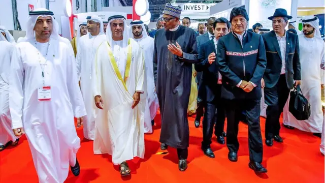 Presido Buhari dey waka