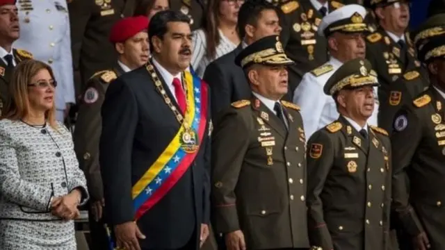 கூட்டத்தில் வெடிகுண்டு