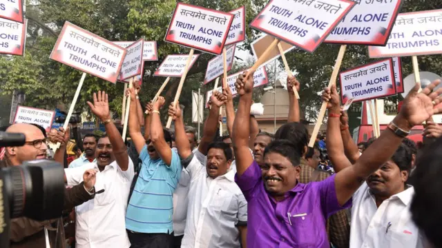 ஆ.ராசாவின் ஆதரவாளர்கள்