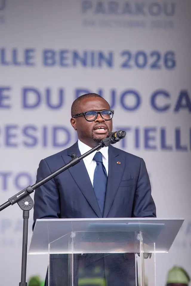 Le ministre des Finances du Bénin et candidat de la coalition au pouvoir à l'élection présidentielle, Romuald Wadagni lors de la cérémonie d'investiture au stade municipal de Parakou, le 4 octobre 2025. 