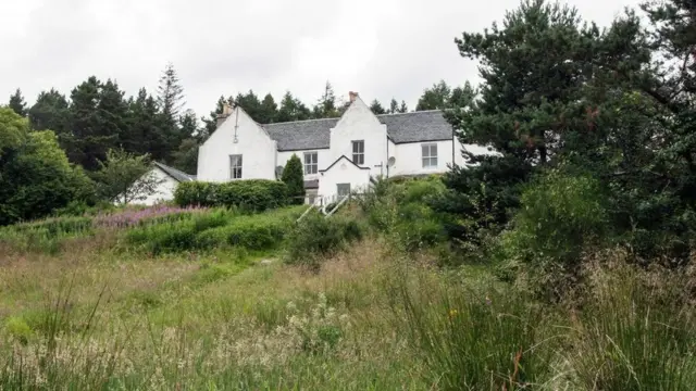 Гленмор-Лодж, одна из трех школ, входивших в состав лагеря СТС-26. Сегодня здесь располагается молодежный хостел