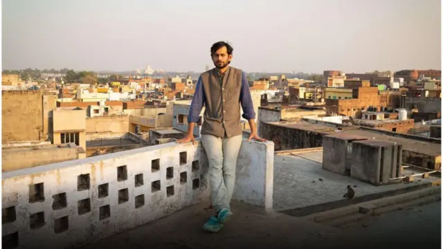 कलीम अहमद कुरेशीले बोकेको बाजाका कारण उनलाई प्रश्न सामना गर्नु परेको थियो 