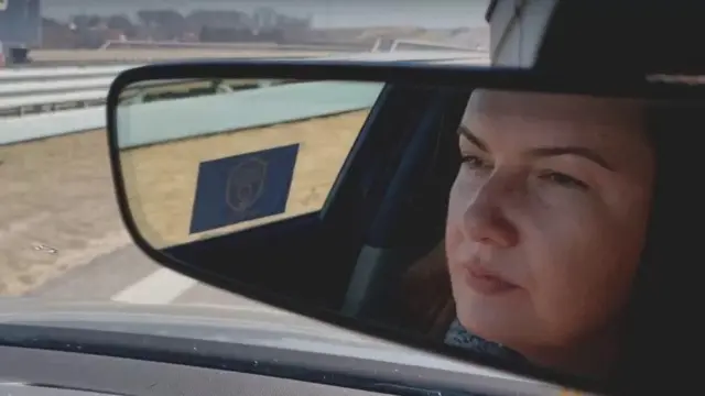 યુક્રેનના શરણાર્થીઓ એલ્જબિએટા સુરક્ષિત ઠેકાણાં સુધી પહોંચાડી રહ્યાં છે