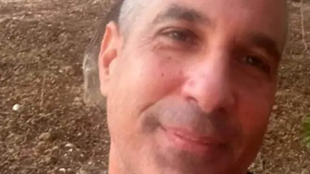 رون بنيامين.