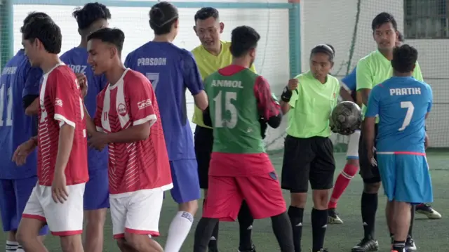 खेल खलाउँदै लक्ष्मी