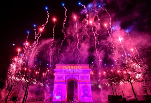 Paris'teki Zafer Takı