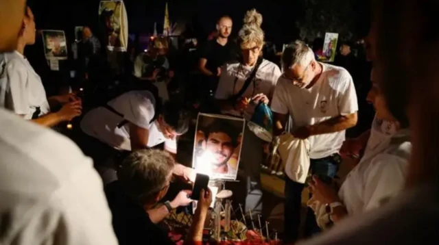 அக்டோபர் 7 தாக்குதல்- முதலாமாண்டு நினைவு தினத்தை அனுசரித்த இஸ்ரேலியர்கள்
