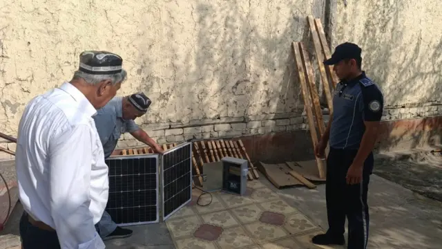 Ўзбекистон бўйлаб қуёш панелларини ўрнатиш ишларига прокуратура, божхона ва ички ишлар ходимлари жалб қилинган.