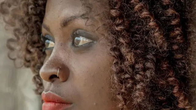 25 વર્ષની ગ્રેસ સિંગર તરીકે કારકિર્દી બનાવવા ઈચ્છે છે.