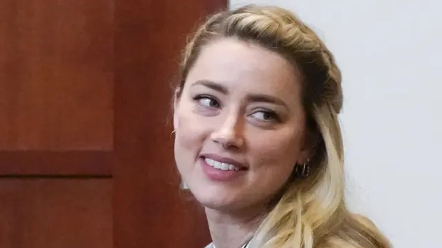 Amber Heard no tribuanl