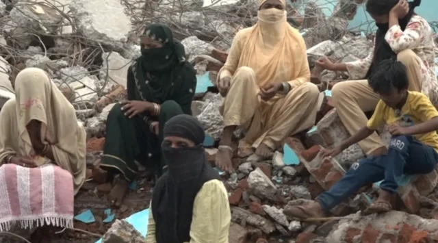 மத்திய பிரதேசத்தில் 11 முஸ்லிம்களின் வீடுகள் மீது ’புல்டோசர் நடவடிக்கை’ - உண்மை என்ன? - பிபிசி கள ஆய்வு