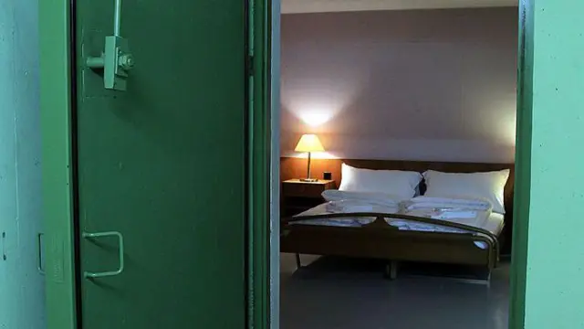 Yeşil kapılı sığınağın ardındaki oda