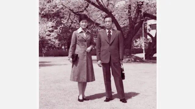 박근혜 전 대통령과 함께 서있는 고 박정희 전 대통령