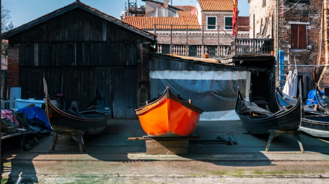 వెనిస్, అమ్‌స్టర్‌డామ్, ఇటలీ