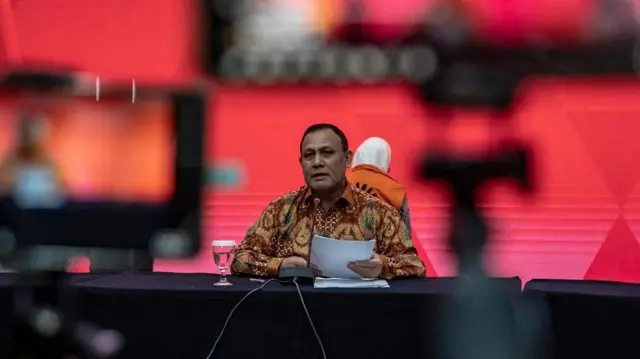 Ketua KPK, Firli Bahuri, diperiksa terkait dugaan pemerasan.