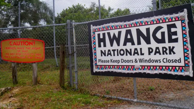 Tanda Taman Nasional Hwange.