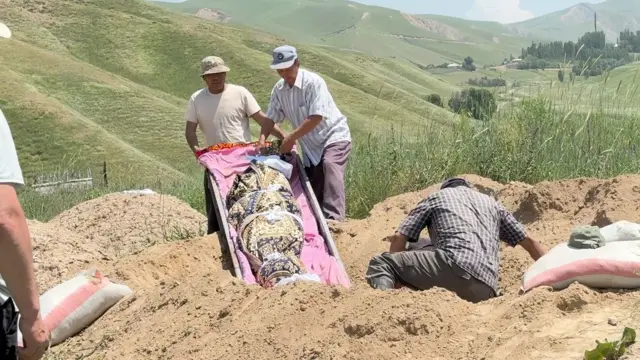 Маркум Айжаңыл Аликараеванын сөөгүн эксгумация кылуу учуру