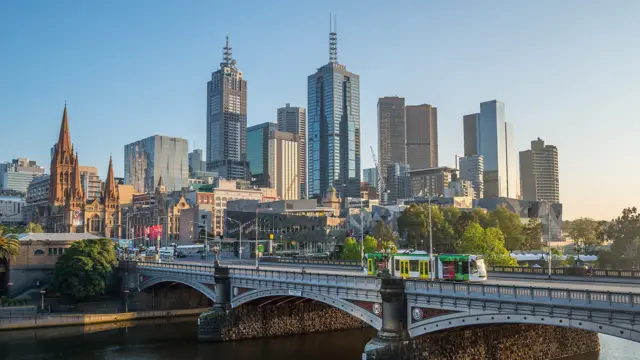 ፍሉያት ካፈታት፡ ዓለምለኻዊ ደረጃ ዘለዎም ዩኒቨርሲቲታትን ሓምለዋይ ቦታታትን መልበርን ሓንቲ ካብተን ኣብ ዓለምና ኣዝየን ክትነብረለን ዘለወን ከተማታት ክትከውን ይሕግዙዋ