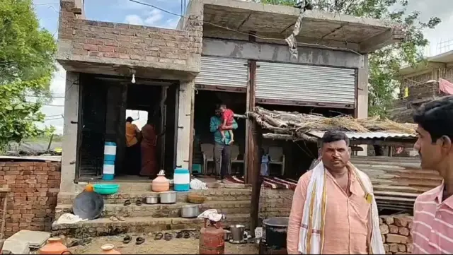 बेदरे कुटुंबाचं घर