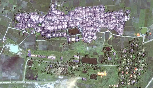 এই স্যাটেলাইট চিত্রটিতে দেখা যাচ্ছে পুড়িয়ে দেয়া রোহিঙ্গাদের গ্রাম (ওপরে) এবং অক্ষত রোহিঙ্গাদের গ্রাম (নিচে)। ছবি সৌজন্য: হিউম্যান রাইটস ওয়াচ, ২১শে সেপ্টেম্বর ২০১৭