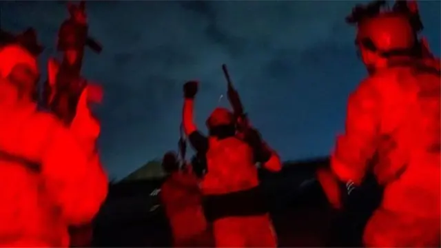 కాబుల్ నుంచి చివరి అమెరికా విమానం వెళ్లిన తరువాత గాలిలోకి కాల్పులు జరుపుతున్న తాలిబాన్లు