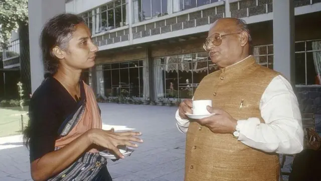 ચીમનભાઈ પટેલ પ્રવેશ 'અ બુલ ઇન ધ ચાઇના શૉપ' જેવો હતો, એમણે ઇંદિરા ગાંધી જેવાં નેતા સામે શિંગડાં ભરાવેલાં