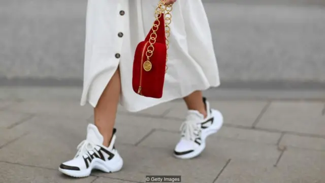 sepatu hak tinggi, model, catwalk