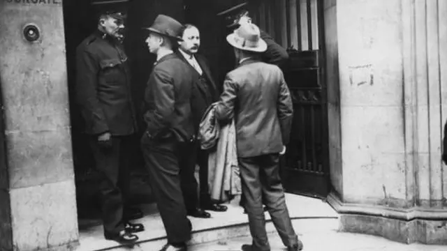 Una imagen histórica de la redada de Arcos