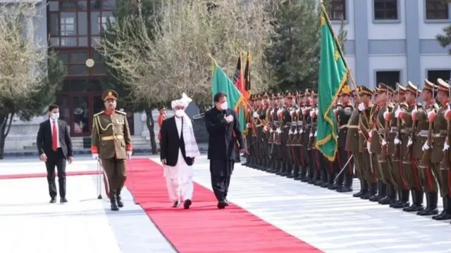 عمران خان، اشرف غنی