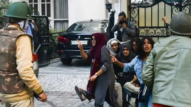 இந்தி திணிப்பு போராட்டம் முதல் இதுவரை - மாணவர்கள் முன்னெடுக்கும் போராட்டத்தின் வலிமை என்ன?