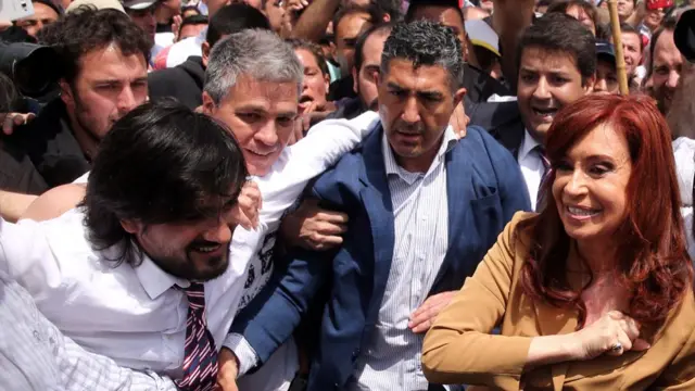 Las comparecencias judiciales de Fernández han sido multitudinarios encuentros entre sus simpatizantes.