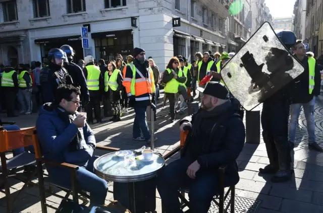 1789年巴黎市民攻占巴士底狱以来230年，法国人示威抗议大致未断过。