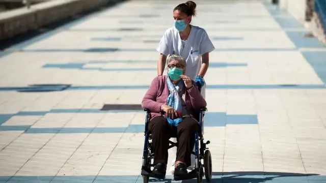 زاد عدد من يصلون إلى عمر الثمانين بشكل هائل خلال القرن الماضي