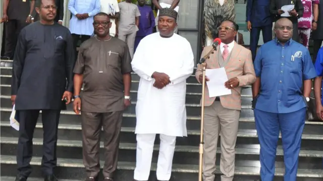 Ndị gọvanọ Ọwụwanyanwụ